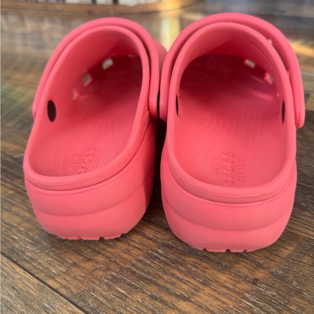 Crocs Womens Classic Platform Clog, size 5. - Picture 2 of 6